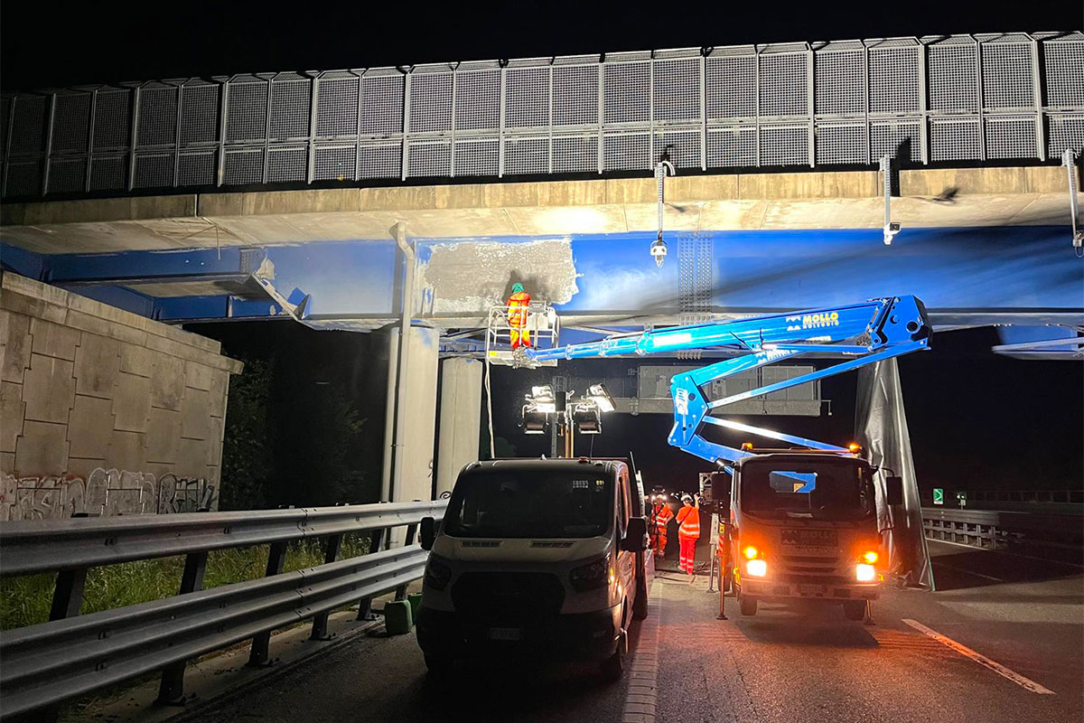 Sandblasting and Painting of Overpasses